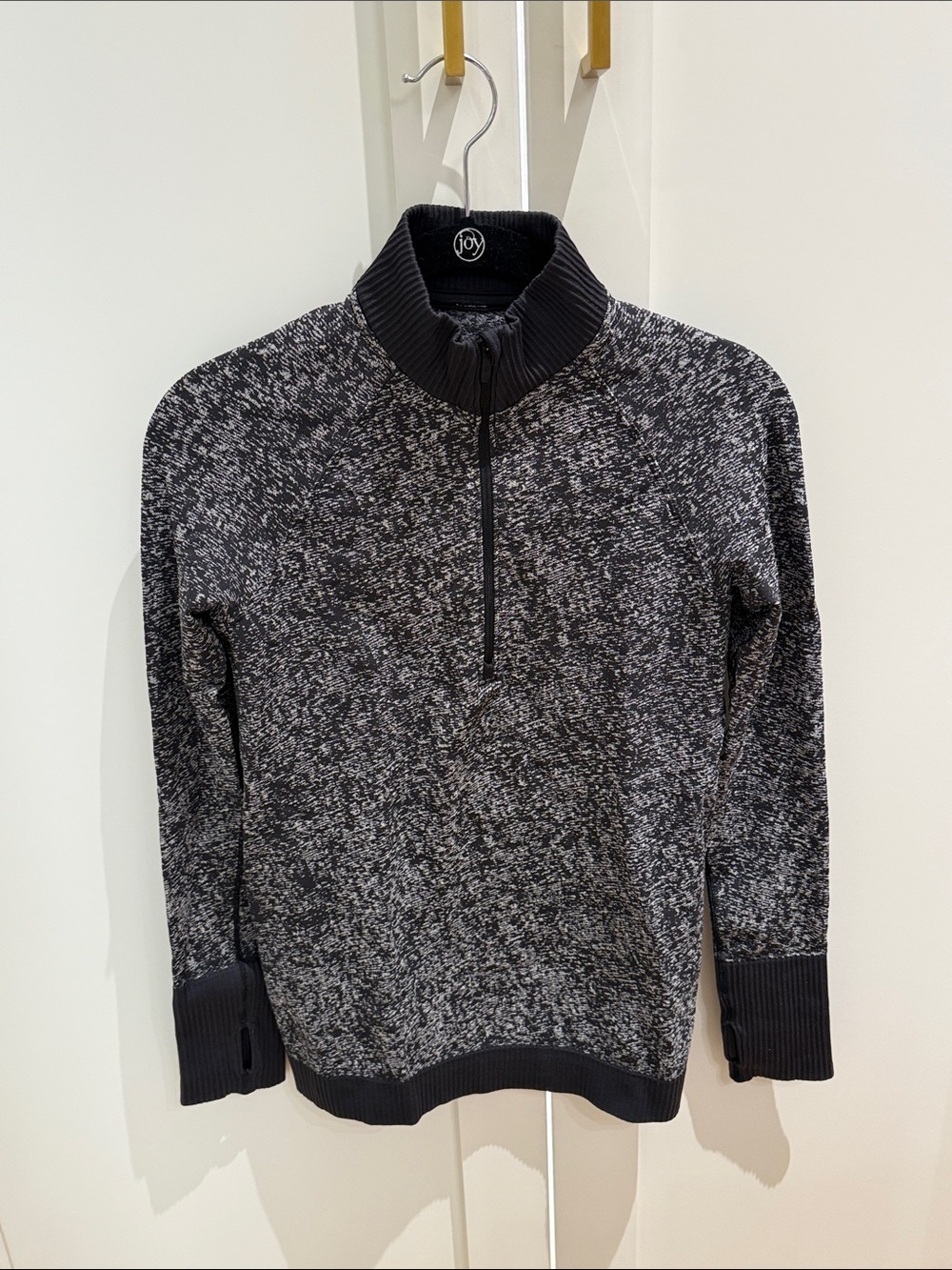 Lululemon Women’s Black and Gray Quarter-Zip Long Sleeve Athletic Top